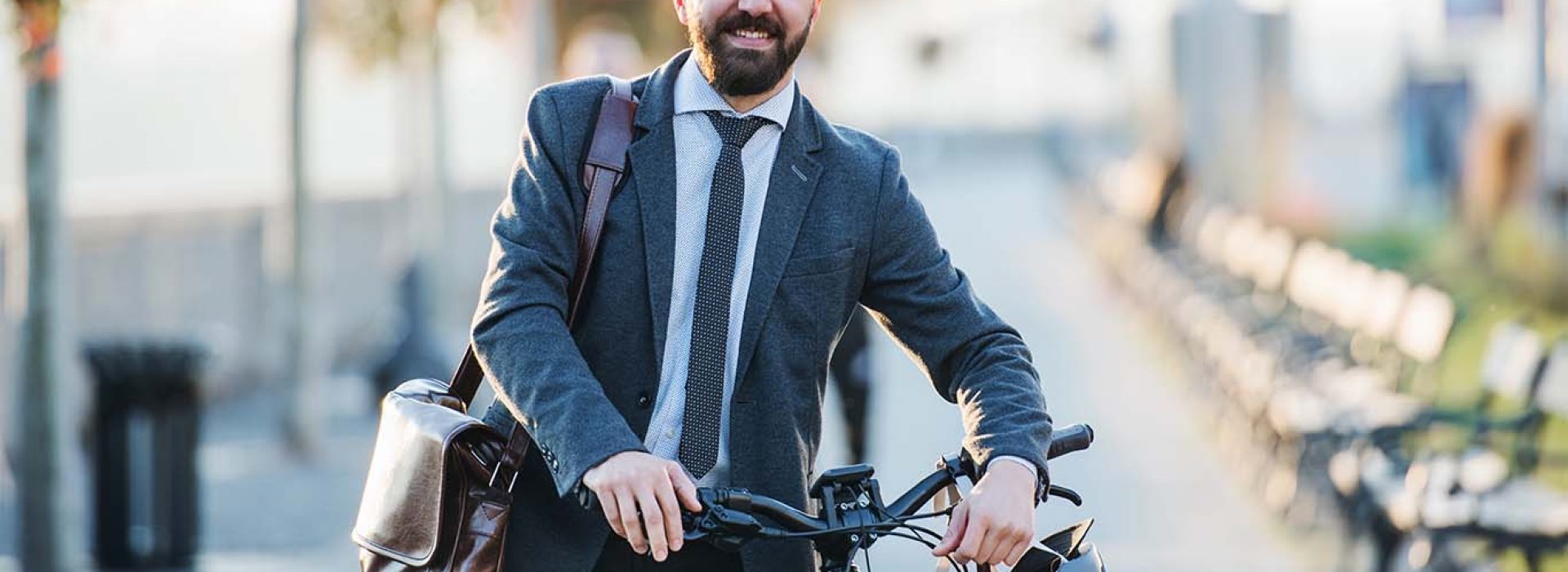 businessman-commuter-with-bicycle-walking-home-RDKSJ3E-copy businessman-commuter-with-bicycle-walking-home-RDKSJ3E-copy